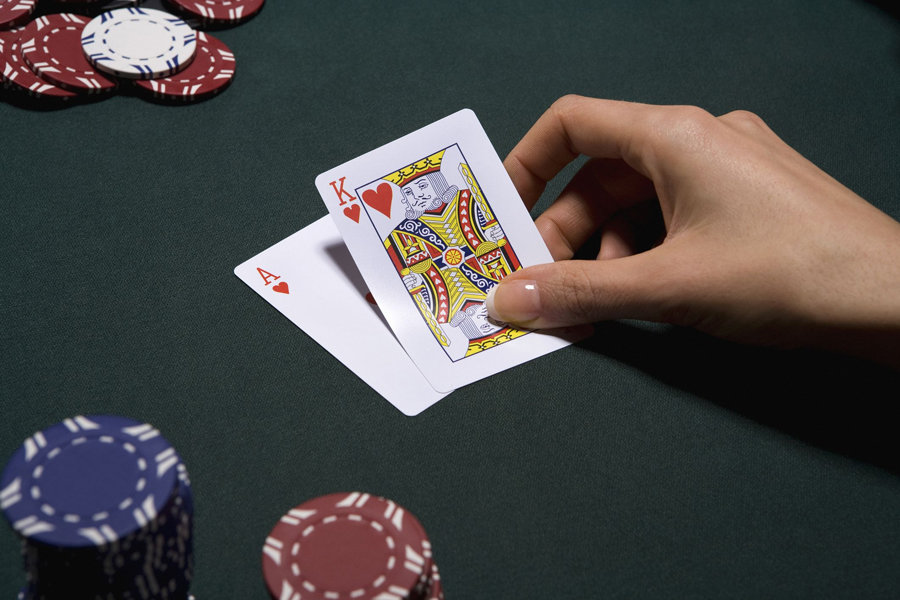 dieu quan trong neu ban muon tranh rui ro khi choi bai poker - hinh 2