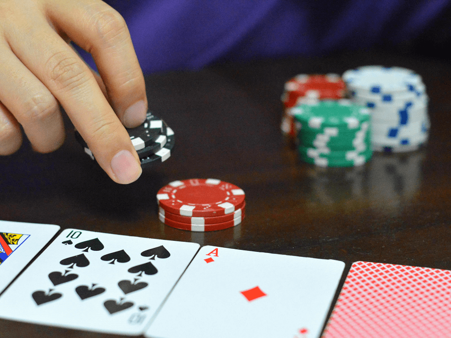 Giải đáp thắc mắc ngay cho người chơi đôi điều về Poker