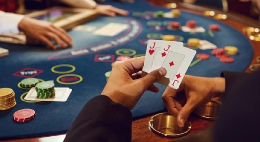 Những điều cần biết trước khi chơi Poker