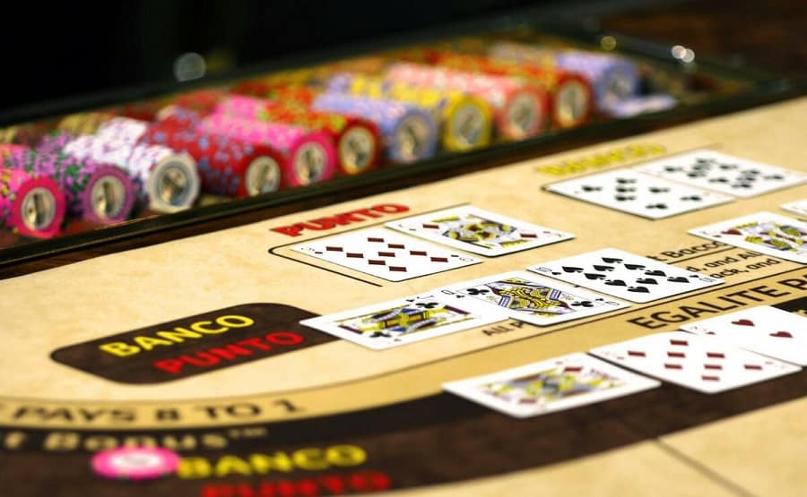 Bật mí một số kinh nghiệm chơi bài Baccarat luôn được cao thủ áp dụng